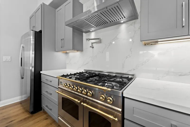 Range and backsplash detail